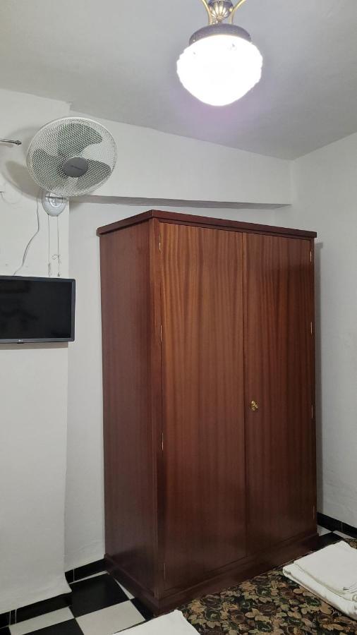 Pension San Benito Abad Seville Exterior photo